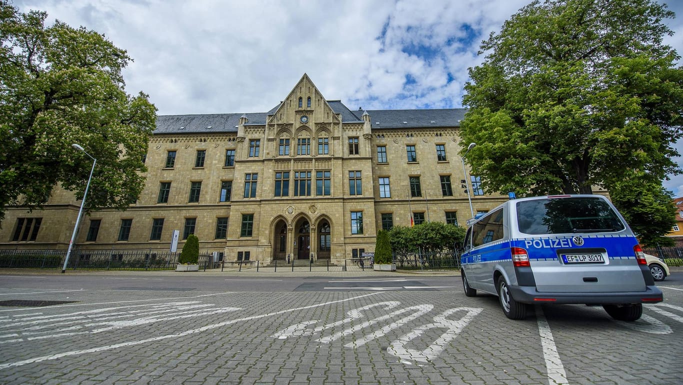 Das Landgericht in Erfurt: Hier muss sich ein Mann wegen Missbrauchs seiner Töchter verantworten.