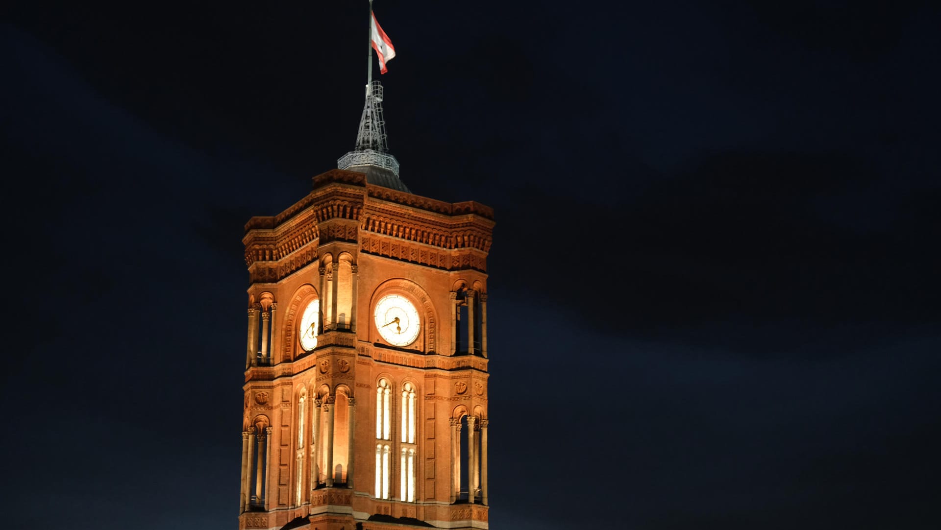 Rotes Rathaus Berlin: Probleme mit dem Umstieg auf Windows 10 Rotes Rathaus Berlin: Probleme mit dem Umstieg auf Windows 10