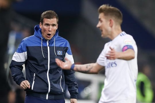 Entsetzen beim HSV: Die Hamburger vorlieren mit 1:2 gegen den 1.