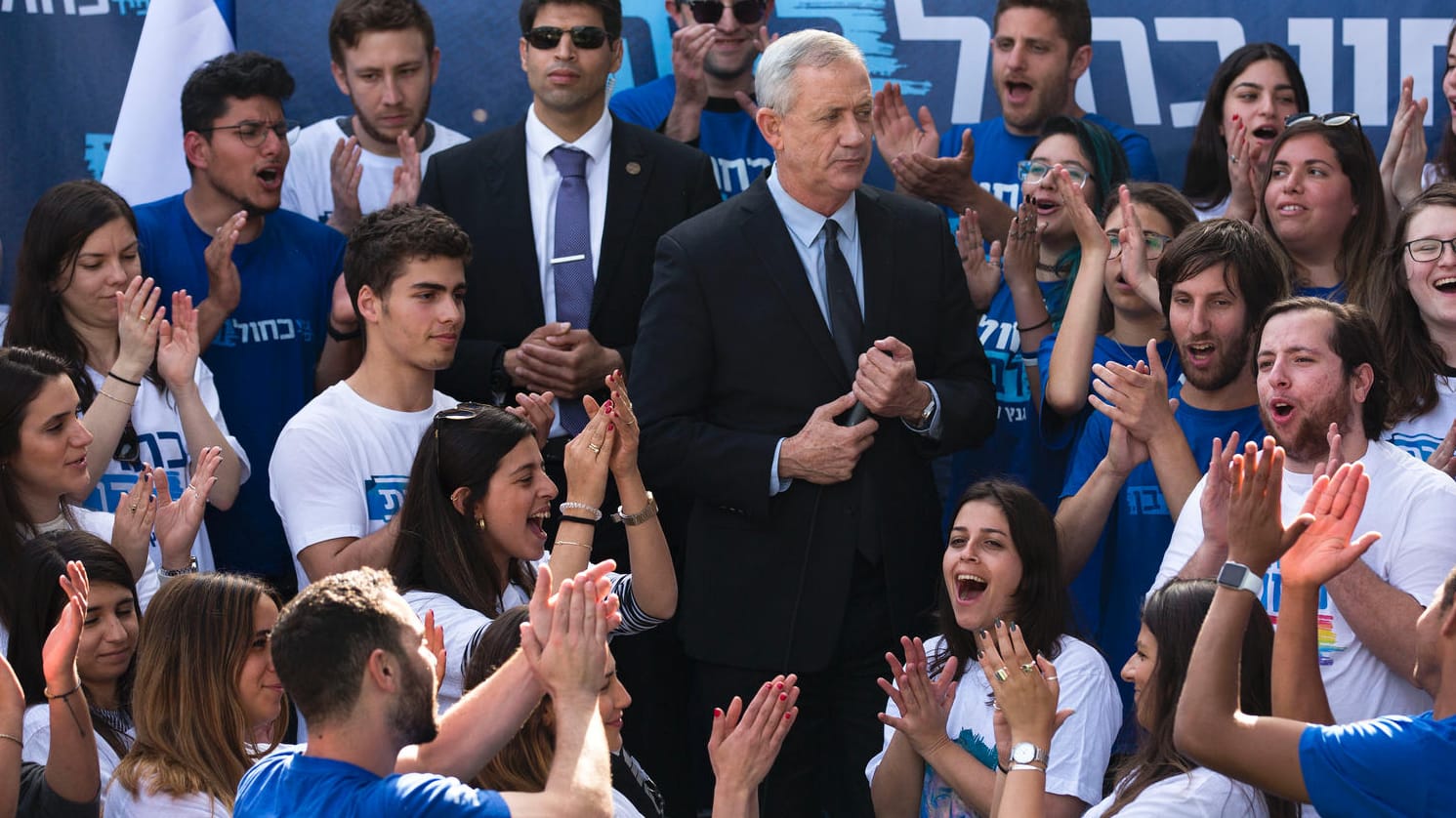Benny Gantz vom Bündnis der Mitte, Blau-Weiß, möchte Benjamin Netanjahu als Ministerpräsident ablösen. Benny Gantz vom Bündnis der Mitte, Blau-Weiß, möchte Benjamin Netanjahu als Ministerpräsident ablösen.