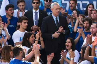 Benny Gantz vom Bündnis der Mitte, Blau-Weiß, möchte Benjamin Netanjahu als Ministerpräsident ablösen.