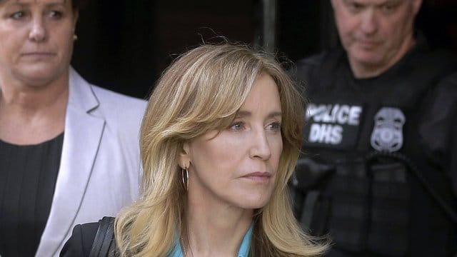 Felicity Huffman übernimmt die volle Verantwortung für ihr Handeln.