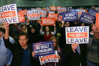 Brexit-Befürworter bei einer Demonstration in London: Sie fordern einen Ausstieg aus der EU – im Notfall auch ohne Abkommen.
