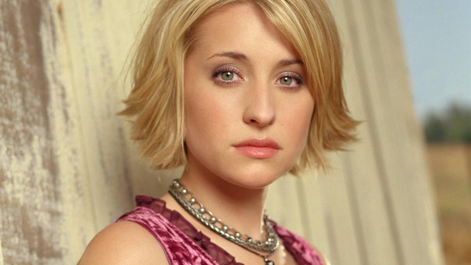 Allison Mack: Zehn Jahre lang stand sie für "Smallville" vor der Kamera.