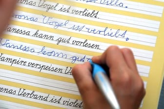 Laut einer aktuellen Umfrage hat mehr als jedes dritte Grundschulkind (37 Prozent) Probleme, eine gut lesbare und flüssige Handschrift zu entwickeln.