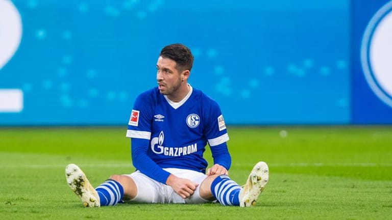 Muss sich operieren lassen: Schalke-Stürmer Mark Uth.