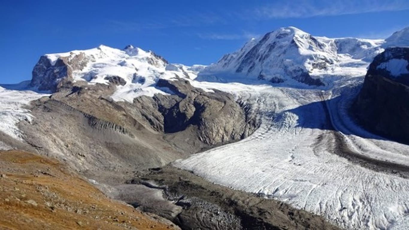 Durch die Klimaerwärmung könnten die Gletscher in den Alpen bis zum Jahr 2100 weitgehend geschmolzen sein. (Symbolbild)