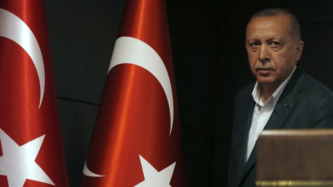 Die AKP um Präsident Recep Tayyip Erdogan akzeptiert das vorläufige Ergebnis der Wahl in Istanbul nicht.