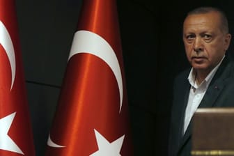 Die AKP um Präsident Recep Tayyip Erdogan akzeptiert das vorläufige Ergebnis der Wahl in Istanbul nicht.