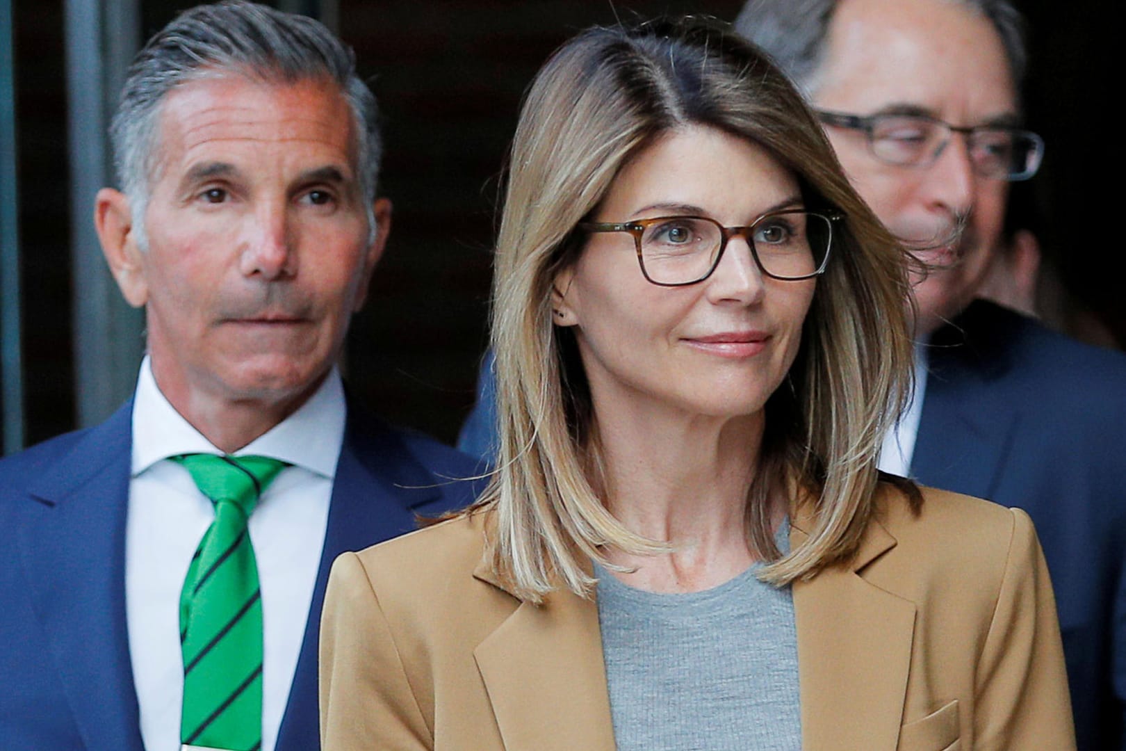 Lori Loughlin: Eine Anklage gegen die US-Schauspielerin in einem Bestechungsskandal wurde ausgeweitet.