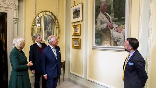 Prinz Charles und Herzogin Camilla gefällt das Porträt.
