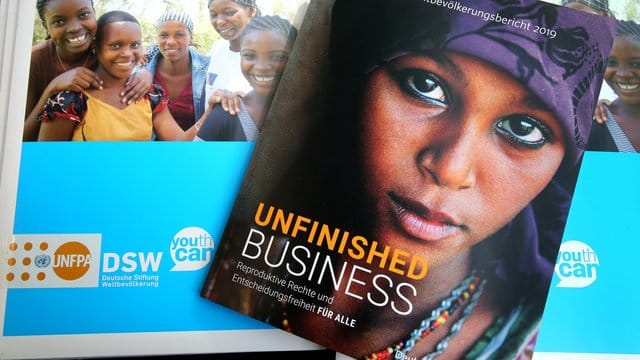 Laut Weltbevölkerungsbericht 2019 des UN-Bevölkerungsfonds (UNFPA)Haben 214 Millionen Frauen keinen Zugang zu Verhütung. Laut Weltbevölkerungsbericht 2019 des UN-Bevölkerungsfonds (UNFPA)Haben 214 Millionen Frauen keinen Zugang zu Verhütung.