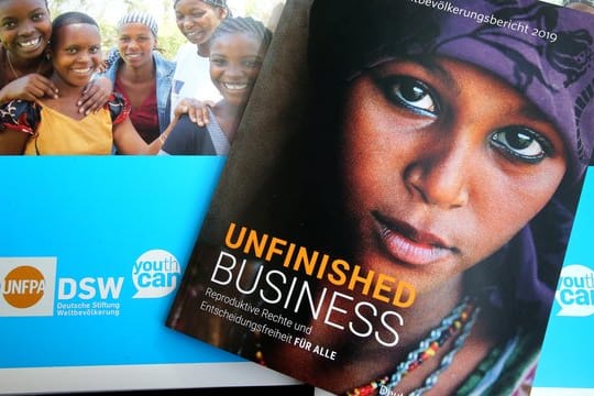 Laut Weltbevölkerungsbericht 2019 des UN-Bevölkerungsfonds (UNFPA)Haben 214 Millionen Frauen keinen Zugang zu Verhütung.
