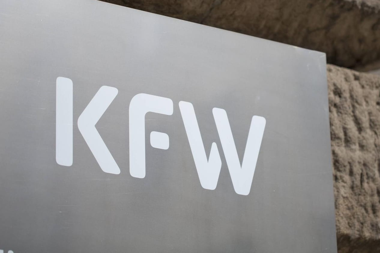 Logo der KfW-Bank: Das operative Ergebnis der KfW ist rückläufig – auf Grund des niedrigen Zinsniveaus.