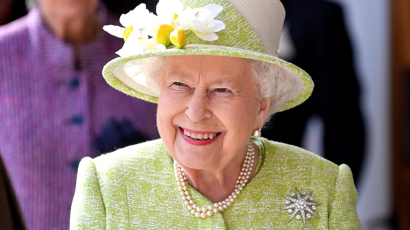 Queen Elizabeth II.: Sie hat auch bei der Namenswahl von Harrys und Meghans Baby mitzureden.