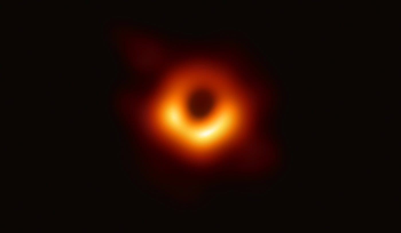 Sensation für Weltraum-Forscher: Dieses Foto ist der erste direkte visuelle Nachweis eines Schwarzen Lochs.