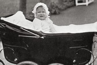 Queen Elizabeth II. als Baby: Das Bild ist im Jahr 1926 entstanden.
