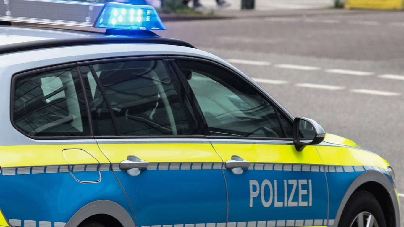 Nach der Explosion einer Getränkedose mit sechs Verletzten an einer Berufsschule in Ahaus hat die Polizei einen 19 Jahre alten Tatverdächtigen ermittelt. (Symbolbild)