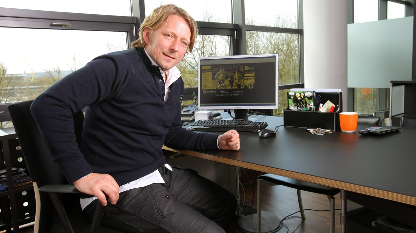 Sven Mislintat, hier 2010 bei Borussia Dortmund, gilt als international bestens vernetzter Talentscout.