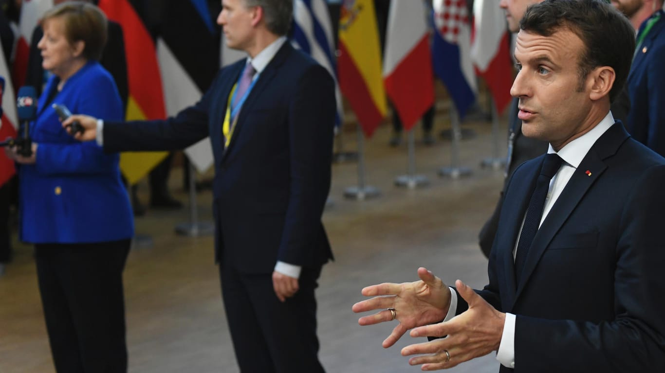Macron spricht in Brüssel zur Presse: Der französische Präsident sprach sich gegen einen langen Brexit-Aufschub aus