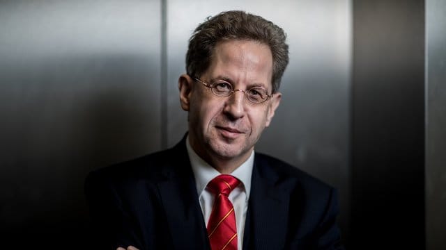 Ex-Verfassungsschutzpräsident Hans-Georg Maaßen sieht erhebliche Versäumnisse in der Migrationspolitik von Kanzlerin Merkel und der Europäischen Union. Ex-Verfassungsschutzpräsident Hans-Georg Maaßen sieht erhebliche Versäumnisse in der Migrationspolitik von Kanzlerin Merkel und der Europäischen Union.