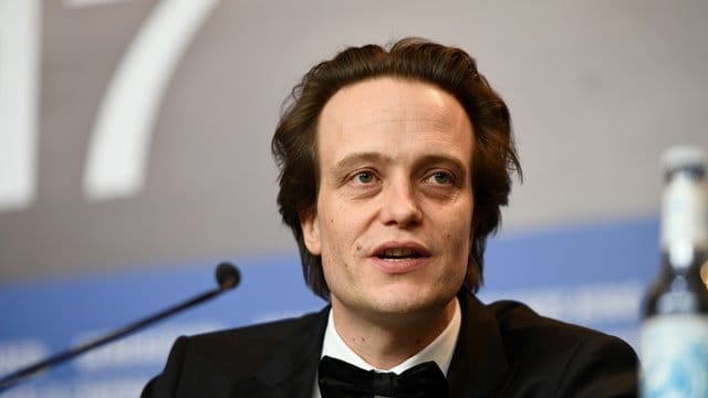 Der Schauspieler August Diehl spielt die männliche Hauptrolle in der ZDF-Serie "Die neue Zeit".