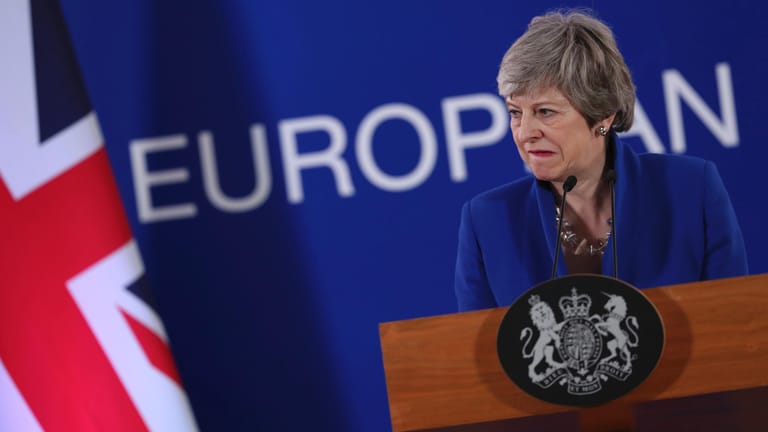 Theresa May auf der Pressekonferenz zum Abschluss des EU-Gipfels: Sie hat mehr Zeit bekommen, doch noch einen Brexit auf die Beine zu stellen.