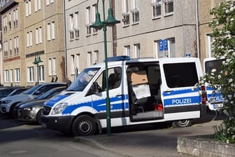 Wegen des Verdachts der Bildung einer kriminellen Vereinigung im Raum Cottbus fand eine Razzia gegen Personen der Hooligan-, Kampfsport- und rechtsextremistischen Szene statt.