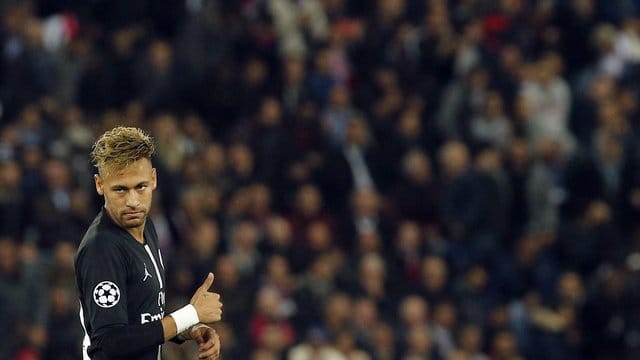 Neymar trainiert wieder mit seinen Mannschaftskollegen von Paris Saint-Germain. Neymar trainiert wieder mit seinen Mannschaftskollegen von Paris Saint-Germain.