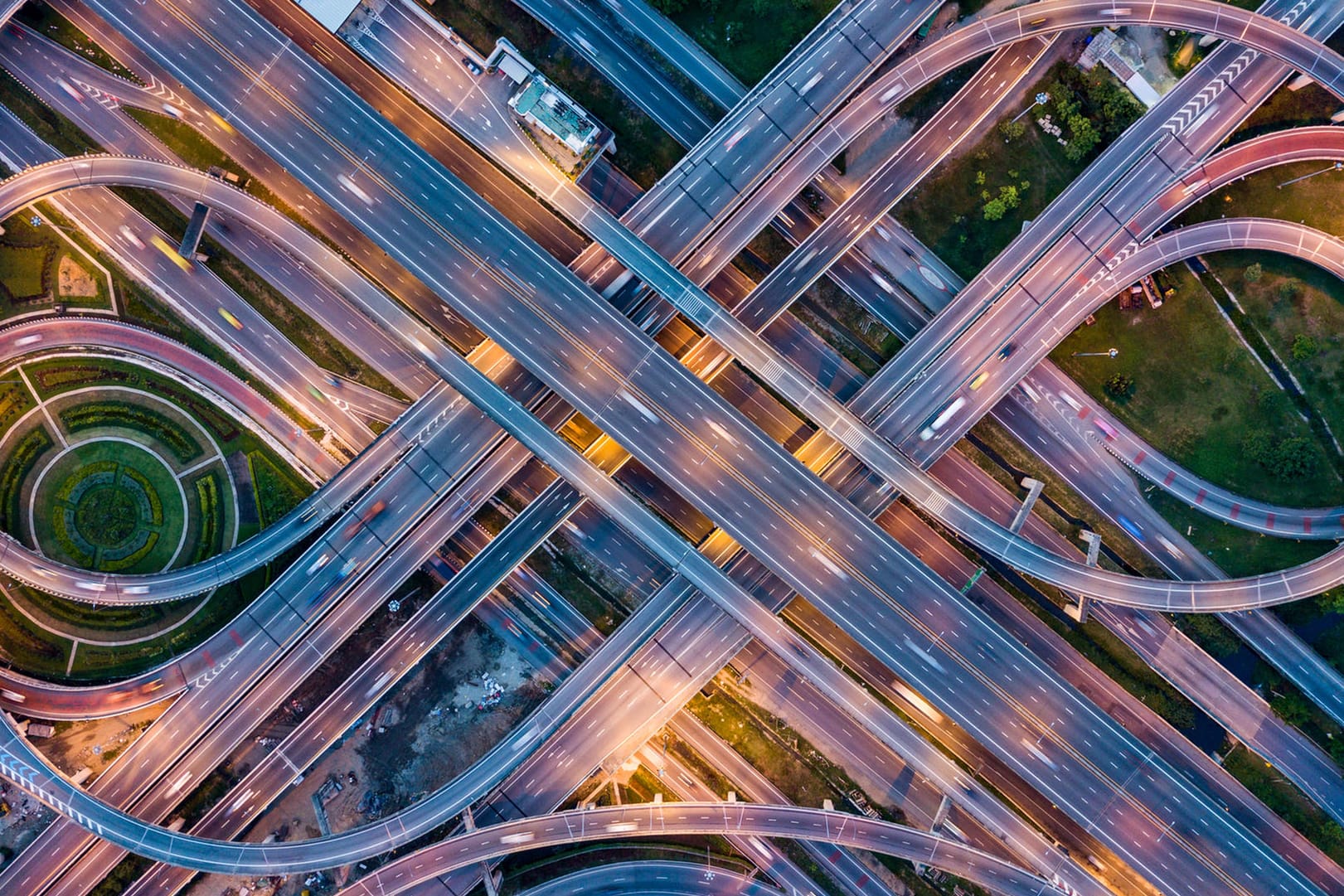 Autobahnkreuz in Bangkok, Thailand: Ganz so verworren geht es auf deutschen Autobahnen nicht zu. Aber auch hier gelten Regeln.