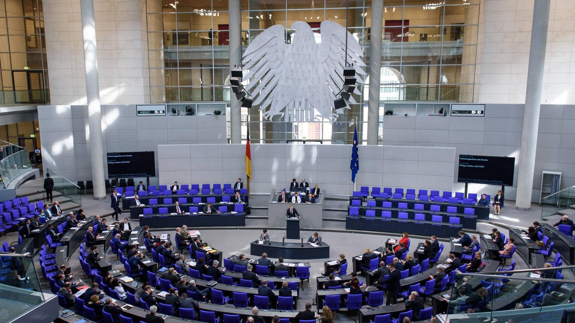 Der deutsche Bundestag: Hier haben Abgeordnete über Gentests in der Schwangerschaft debattiert. Der deutsche Bundestag: Hier haben Abgeordnete über Gentests in der Schwangerschaft debattiert.