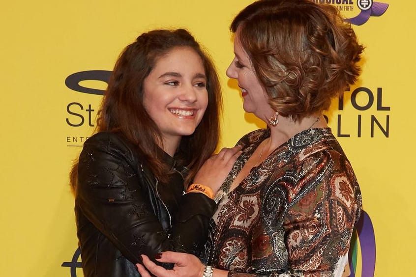 Jada Karabas und Daniela Büchner: Tochter und Mutter besuchten den roten Teppich gemeinsam.