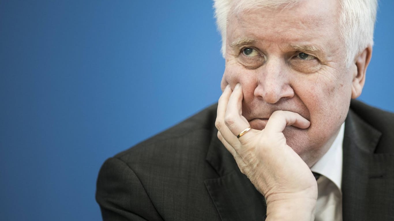 Horst Seehofer: Die Abschiebe-Pläne des Bundesinnenministeriums stoßen auf Kritk bei der SPD.