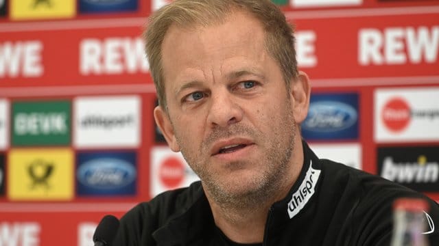 Köln Trainer Markus Anfang stellte sich trotz des Herzinfarktes seines Vaters der Presse. Köln Trainer Markus Anfang stellte sich trotz des Herzinfarktes seines Vaters der Presse.