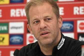 Köln Trainer Markus Anfang stellte sich trotz des Herzinfarktes seines Vaters der Presse.