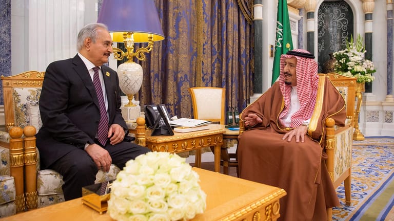 Arabische Partner: Haftar (l.) war Ende März bei König Salman in Riad zu Besuch. Kurz darauf startete er seine Offensive.