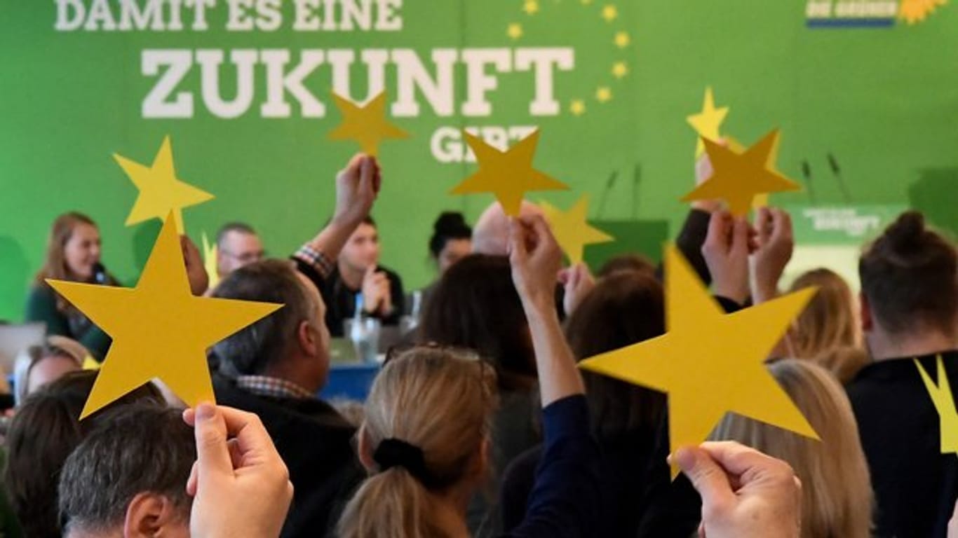 Delegierte von Bündnis90/Die Grünen beim Landesparteitag im schleswig-holsteinischen Bad Bramstedt.