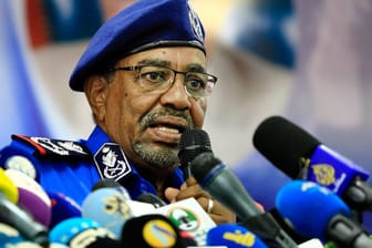 Omar al-Baschir: Der gestürzte Machthaber des Sudans soll nicht ausgeliefert werden.