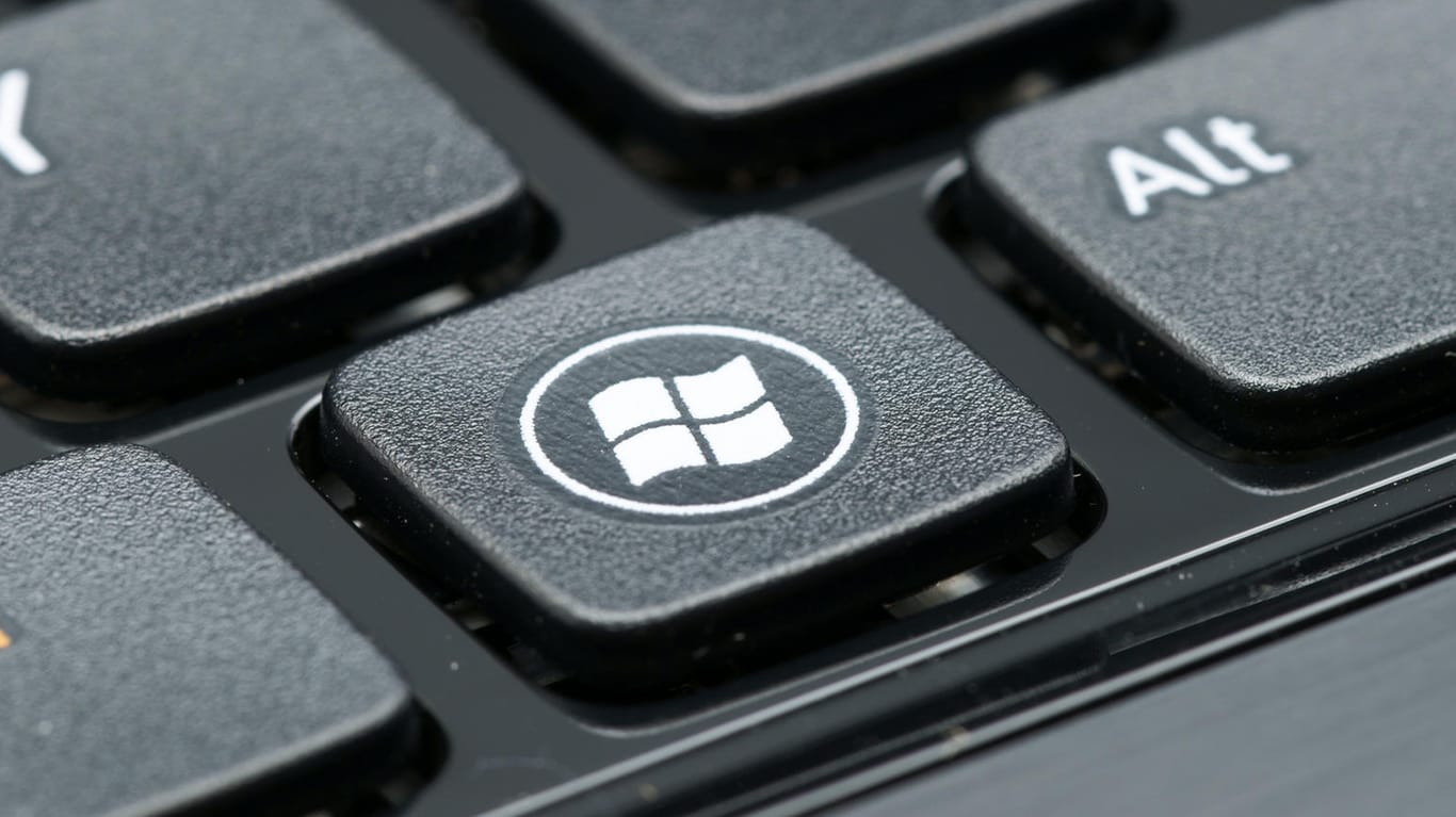 Das Windows-Logo auf einer Tastatur: Sicherheitsupdate für das Betriebssystem verursachen derzeit Computerprobleme.