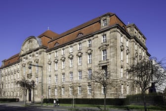 Oberlandesgericht Düsseldorf: Hier muss sich ein sri-lankischer Mann wegen mehrfachen Totschlags verantworten.