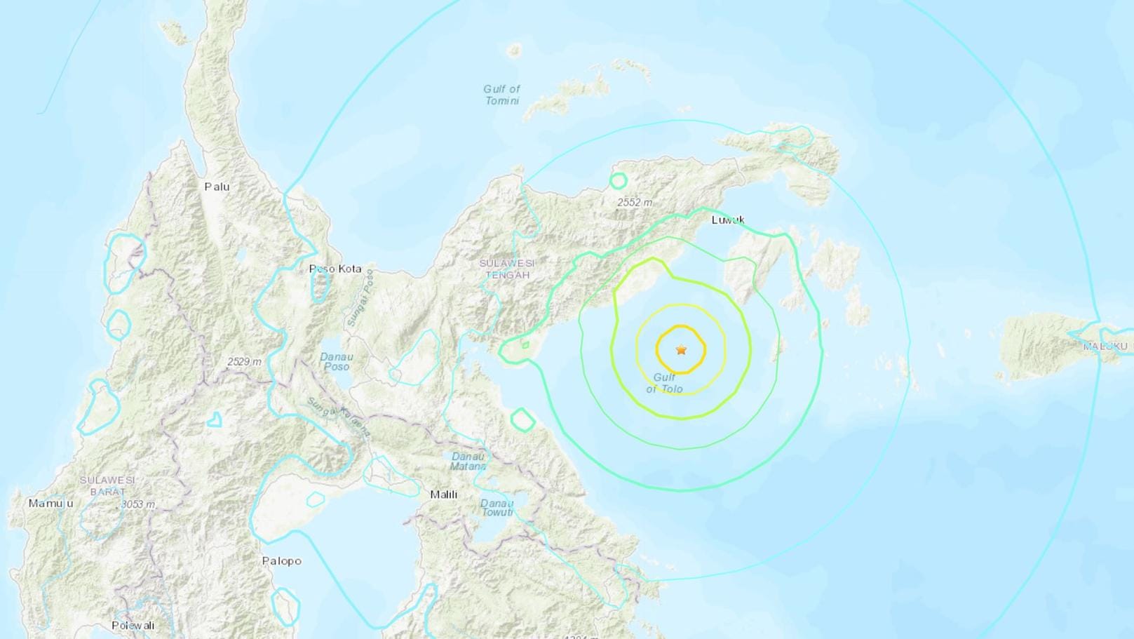 Epizentrum des Erdbebens vor Indonesien: Vor der Insel Sulawesi befindet sich das Epizentrum.