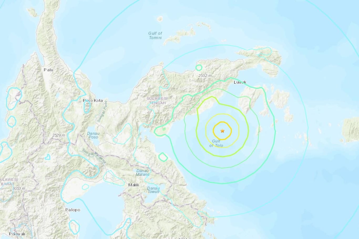 Epizentrum des Erdbebens vor Indonesien: Vor der Insel Sulawesi befindet sich das Epizentrum.