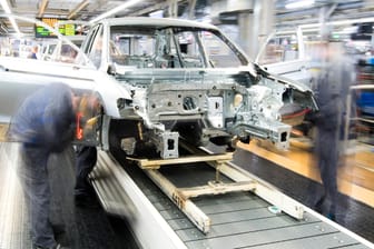 VW-Werk in Wolfsburg: Der neue Golf hat große Startschwierigkeiten.