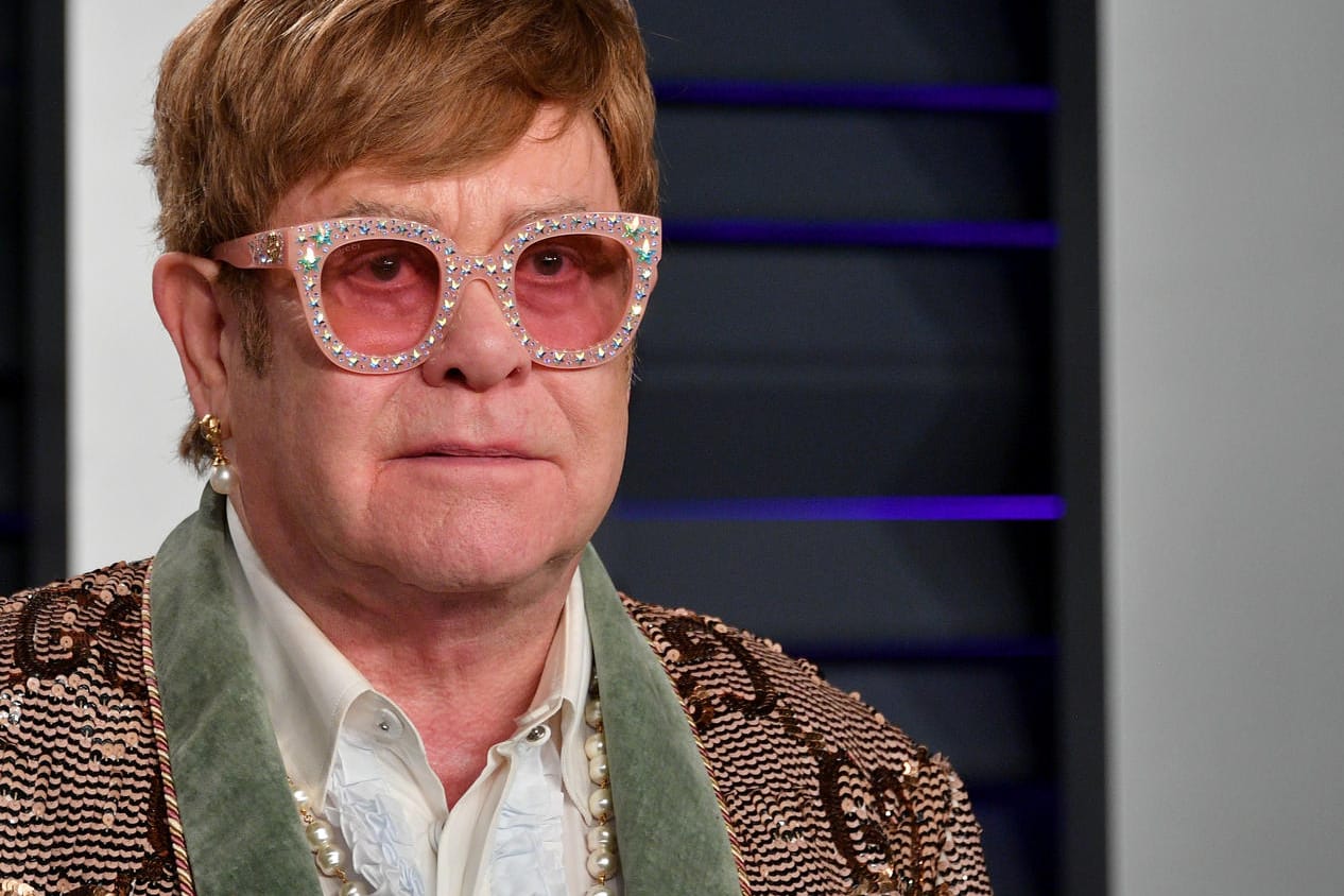 Elton John: Im Rollstuhl schaute er sich die berühmten Kunstwerke in den Uffizien in Florenz an.