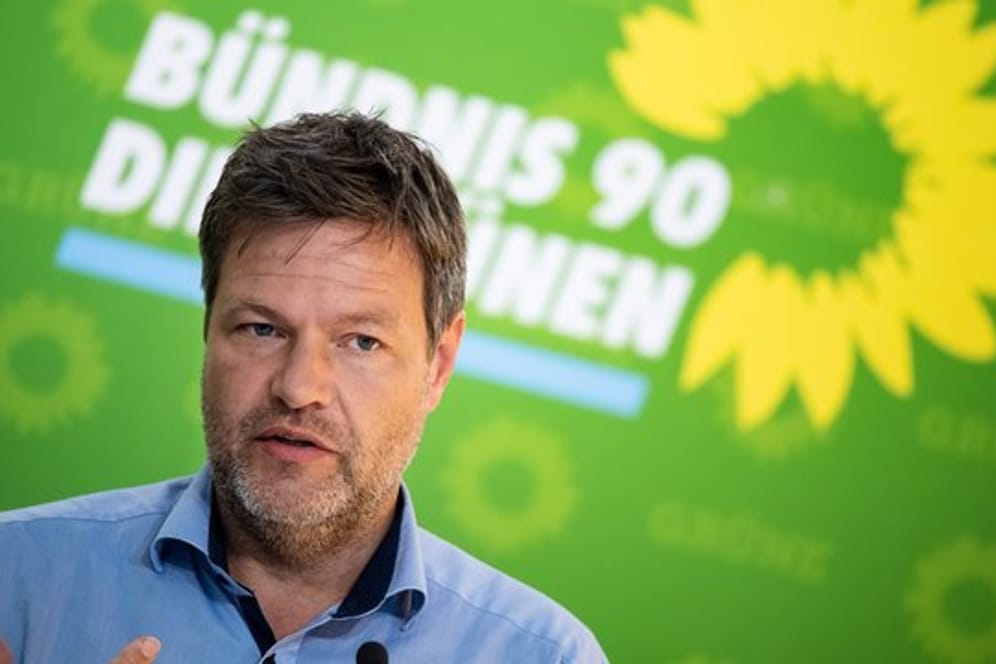 Robert Habeck, hier bei einer Pressekonferenz in Berlin, ist seit Anfang 2018 einer der Bundesvorsitzenden von Bündnis 90/Die Grünen.