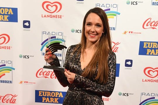 Carolin Kebekus hat für ihre Bühnen- und Fernsehshows den Radio Regenbogen Award erhalten.