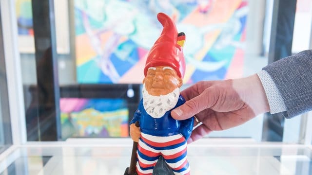 Helmut Schmidts Gartenzwerg steckt voller Symbolik.