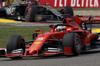 Sebastian Vettel vom Team Scuderia Ferrari startet beim Großen Preis von China von Startposition drei in das Rennen.