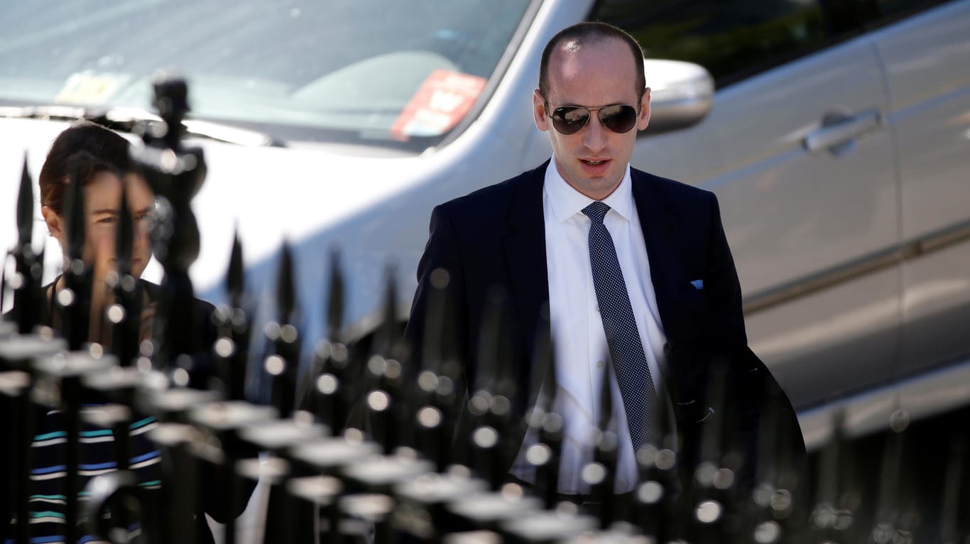 Stephen Miller (r.): Der Berater und Redenschreiber gilt als Hardliner in der Einwanderungspolitik.