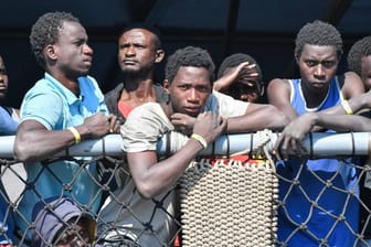Flüchtlinge aus Afrika (Archivbild): Laut einem Medienbericht ist die Zahl der Asylanträge von Nigerianern gestiegen.